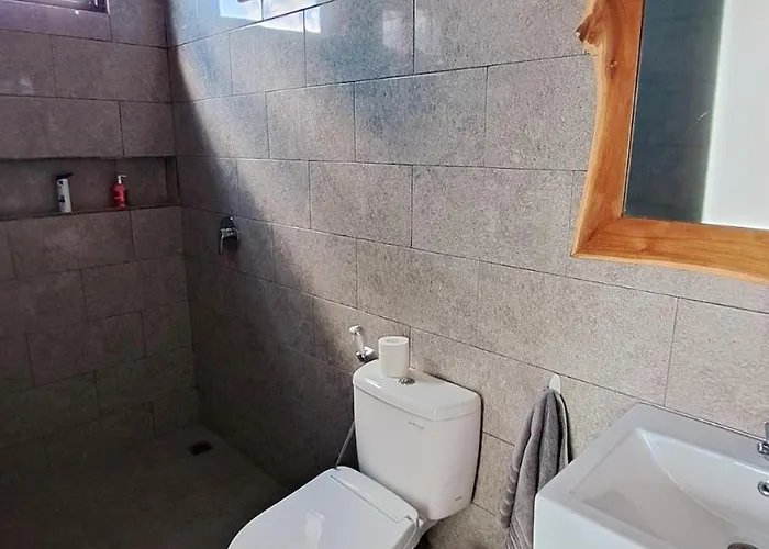 Singapore Spacious 3br Pool In تْشانغو