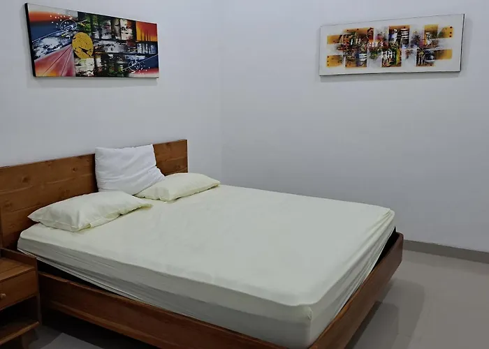 Singapore Spacious 3br Pool In *